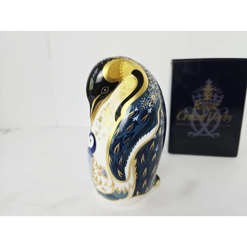 Royal Crown Derby paperweight Penguin and Chick w/ box figurine